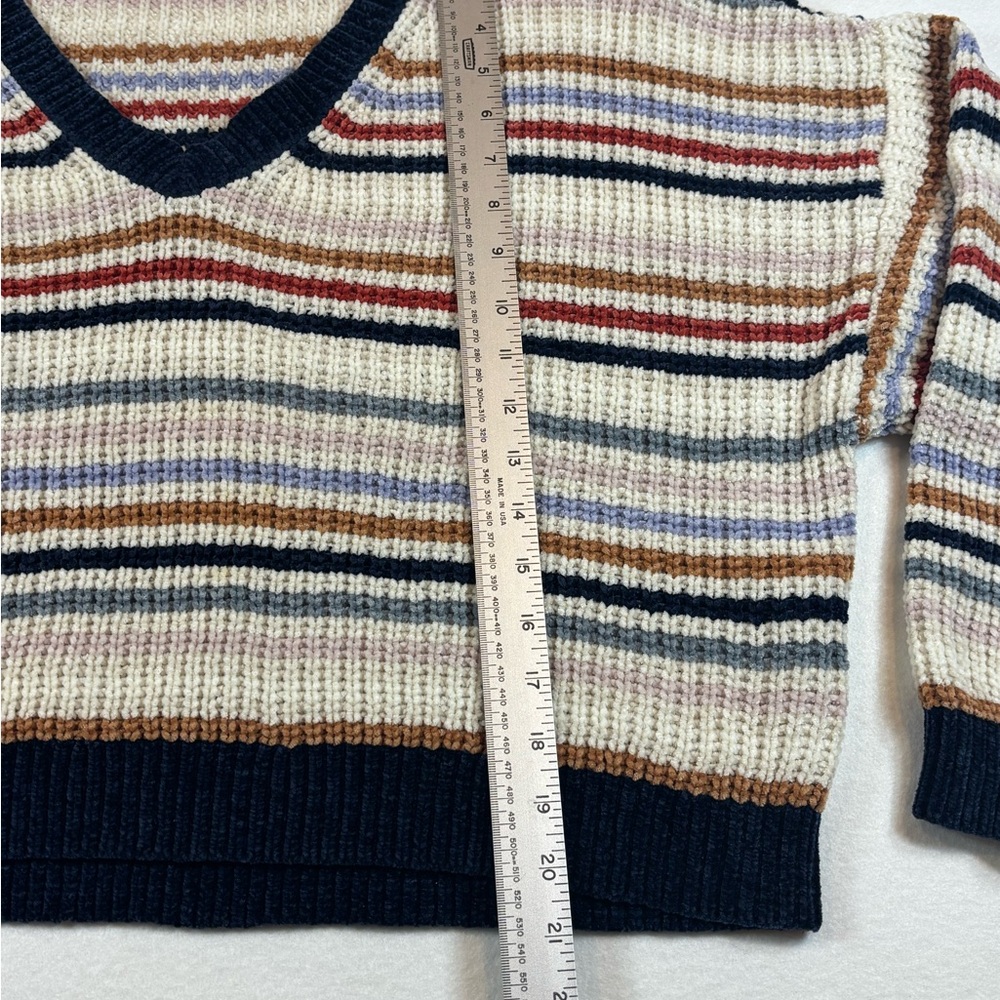 American Eagle Chenille Cropped V-Neck Sweater Size  M - Picture 5 of 7